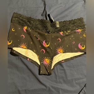 NWT Size 2 Torrid boy shorts